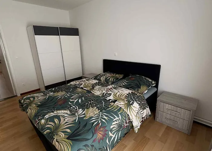 公寓 Iveta's Palace *